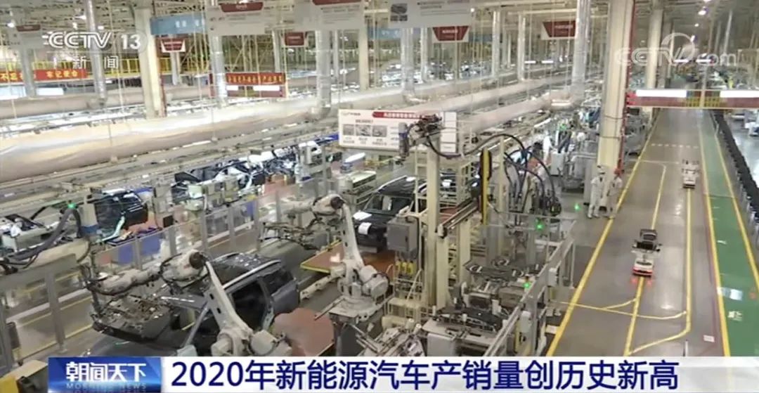 新能源汽车与燃油车：谁才是市场的真正赢家？_燃油车趋势_新能源燃烧油市场如何