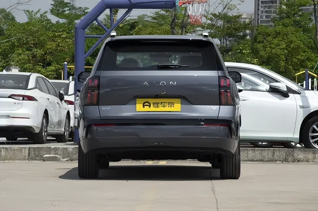 广汽集团埃安s_体验广汽埃安AION UT的驾驶乐趣_广汽埃安官网首页