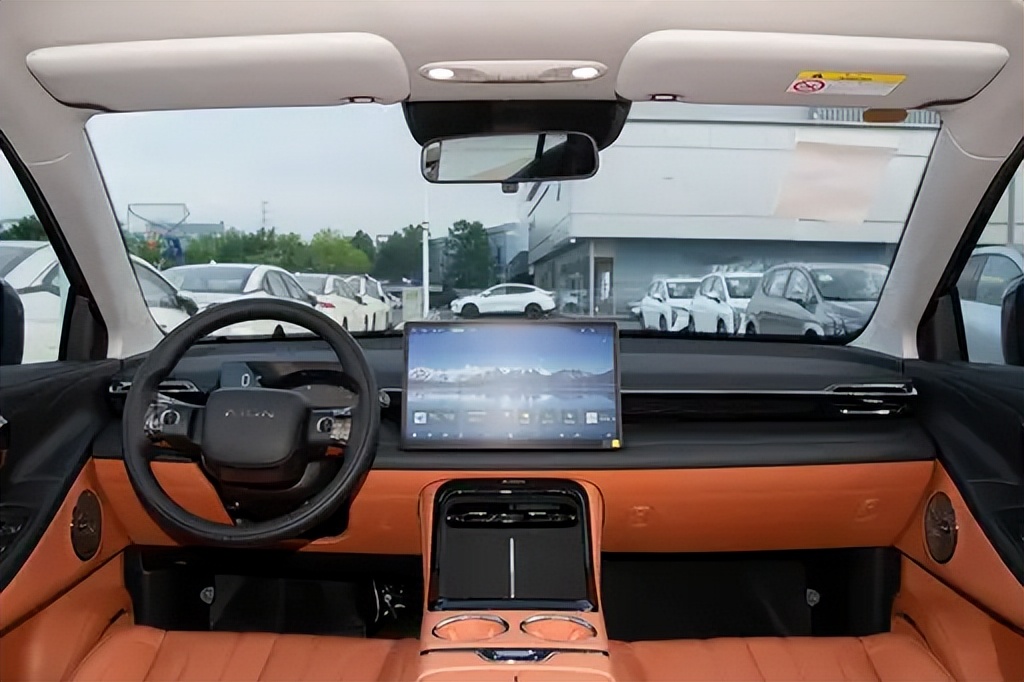 广汽埃安官网首页_广汽集团埃安s_体验广汽埃安AION UT的驾驶乐趣