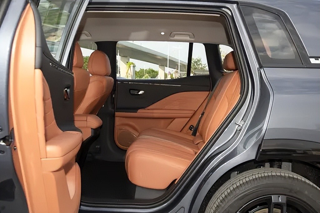 广汽埃安官网首页_广汽集团埃安s_体验广汽埃安AION UT的驾驶乐趣