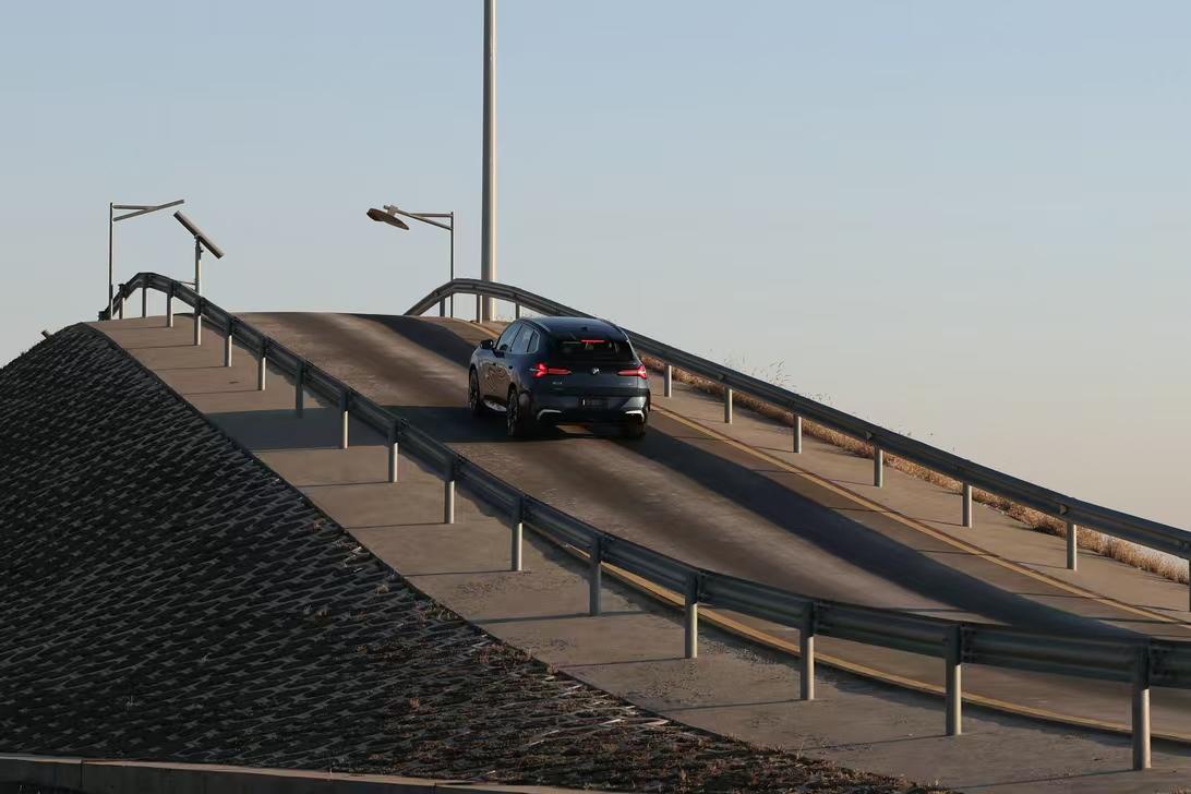 从设计到测试:宝马确保安全的全过程_宝马检测系统_宝马安全测试视频