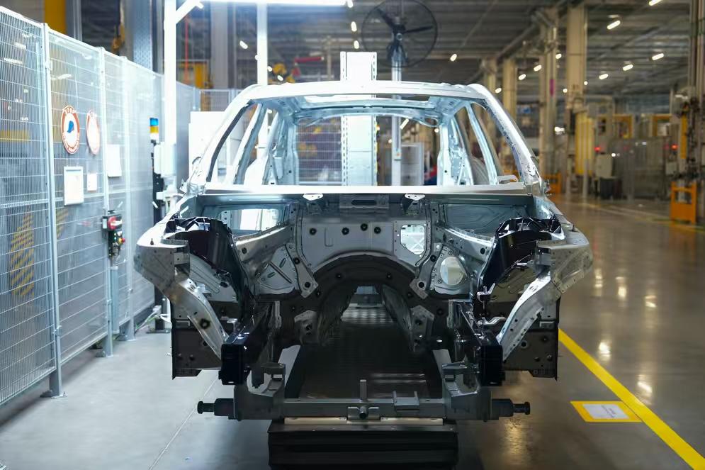 从设计到测试:宝马确保安全的全过程_宝马安全测试视频_宝马检测系统