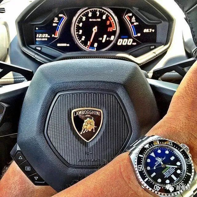 豪车兰博基尼_兰博基尼的车主故事与奢华生活_豪华的兰博基尼