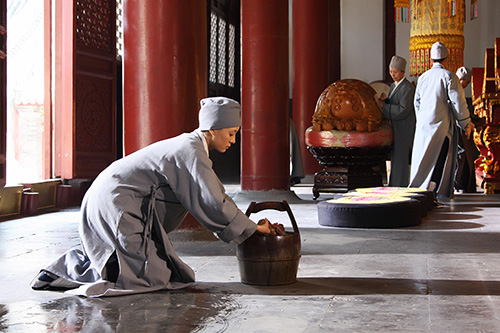 三国更替的先后顺序_三国时期皇帝的兴衰替换_三国更替