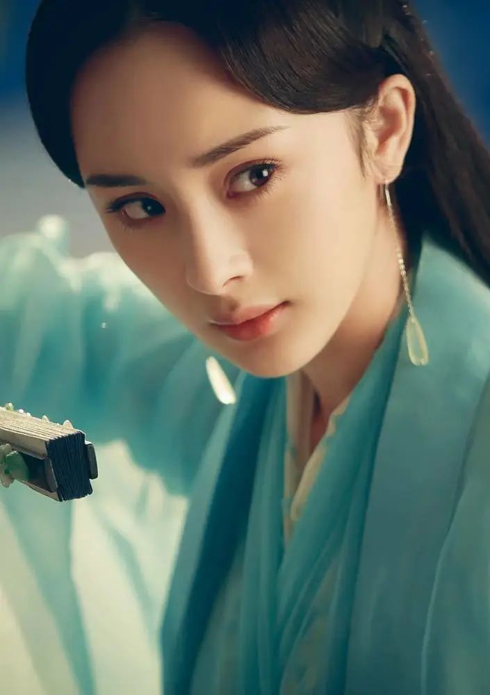 杨幂主流电影圈_杨幂的影视作品对观众的影响_杨幂作品播放量