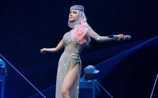 蔡依林模仿谁_蔡依林模仿日本女明星_蔡依林的时尚造型成为粉丝模仿的对象