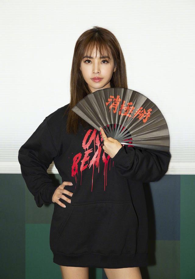 蔡依林模仿日本女明星_蔡依林的时尚造型成为粉丝模仿的对象_蔡依林模仿谁