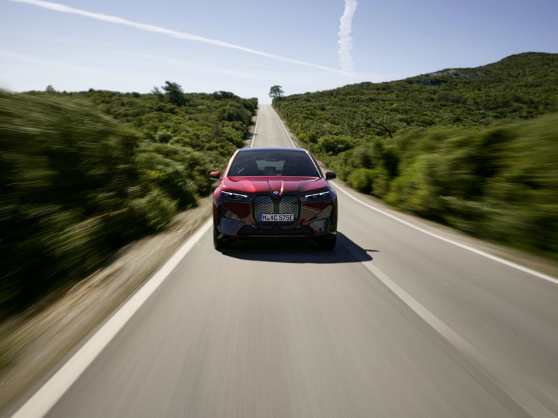 宝马汽车安全吗_宝马打造安全汽车的方方面面_宝马的安全性