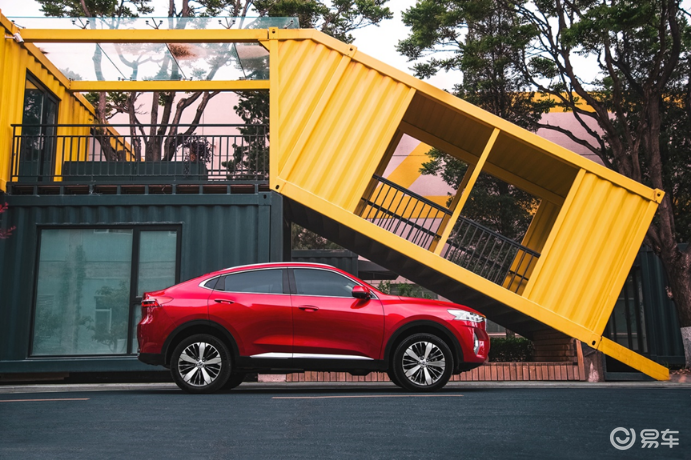 宝马汽车安全性怎么样_宝马打造安全汽车的方方面面_宝马车配备安全锤了吗