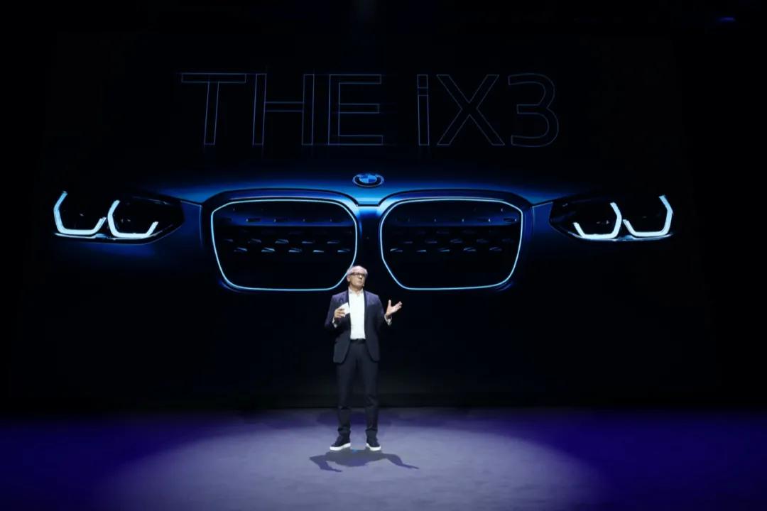 宝马打造安全汽车的方方面面_宝马的安全性_宝马车配备安全锤了吗