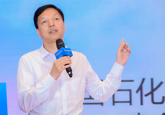 数字化转型汽车_汽车企业数字化转型认知与实现_汽车行业的数字化转型：挑战与机遇