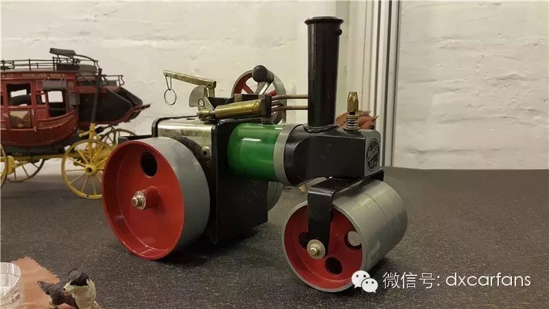 凯迪拉克经典名车与传奇驾驶人故事_凯迪拉克传奇车型_凯迪拉克最高级的故事