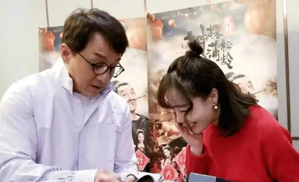 成龙成就商业个人品牌有哪些_成龙的个人品牌与商业成就_成龙自创品牌