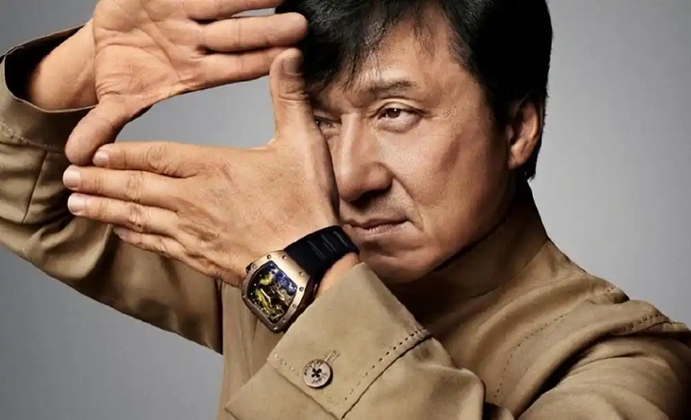 成龙成就商业个人品牌有哪些_成龙自创品牌_成龙的个人品牌与商业成就