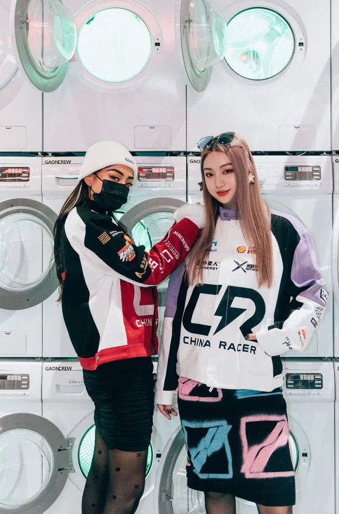 兰博基尼的经典赛车与现代赛车技术_兰博基尼赛车长什么样_兰博基尼的赛车