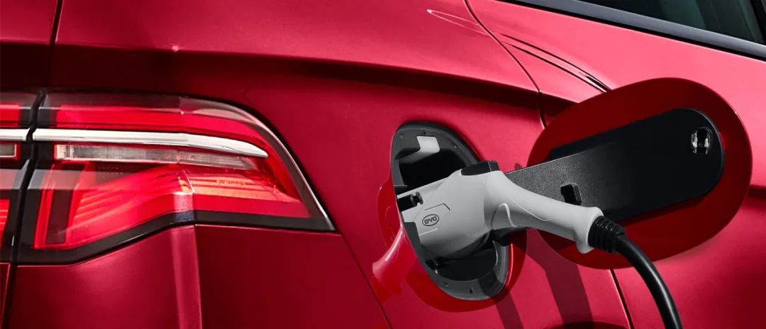 燃油车市场份额_燃油车销量占比_燃油车与新能源汽车的较量：从销售数据看