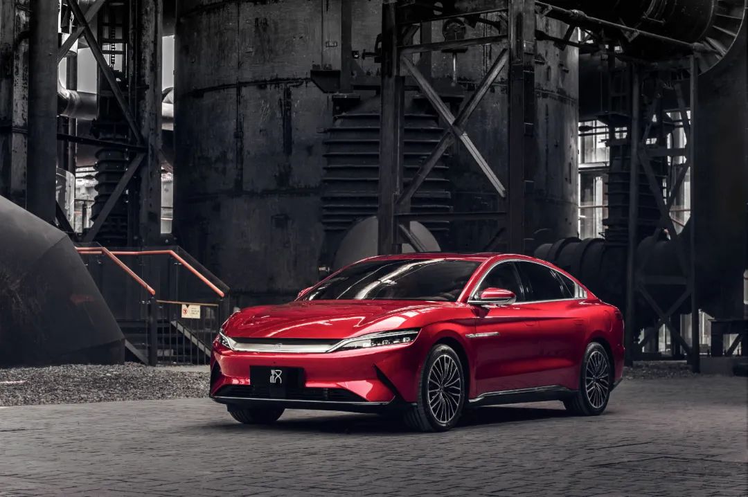 燃油车市场份额_燃油车与新能源汽车的较量：从销售数据看_燃油车销量占比