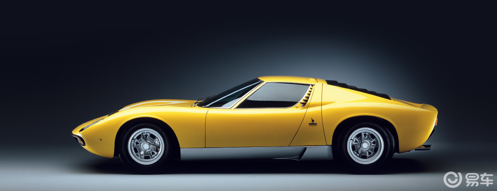 兰博基尼概念赛车_兰博基尼的经典赛车与现代赛车技术_兰博基尼赛车视频表演