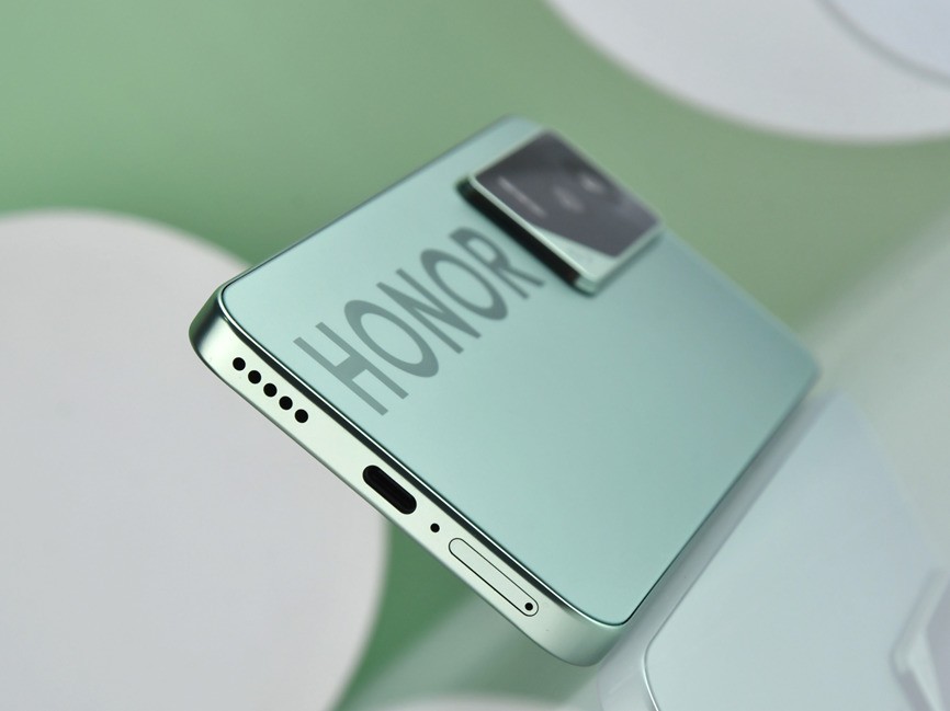 荣耀游戏性能好的手机_荣耀手机的游戏性能与流畅度评测_荣耀手机游戏性能排行