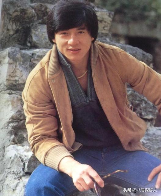 成龙国际影响力可怕视频_2021成龙国际_成龙的武打生涯：从小演员到国际巨星