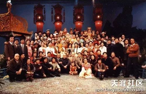 回顾表演经典金巧巧歌词_金巧巧的经典表演回顾_历年春晚经典歌曲回顾