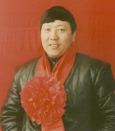 成功的背后需要坚持不懈的努力_钟睒睒的成功背后：坚持与努力_成功背后努力与坚持的句子