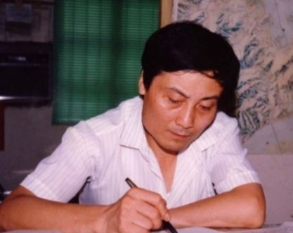 成功的背后需要坚持不懈的努力_钟睒睒的成功背后：坚持与努力_成功背后努力与坚持的句子