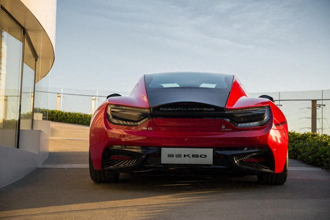 布加迪品牌中哪款跑车最快_跑布加迪分析品牌比较好的车_布加迪与其他超跑品牌的比较分析