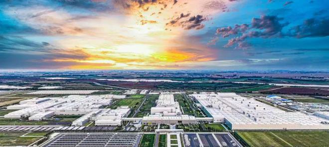 宝马电动车概念车_宝马电动汽车销量_宝马在电动车市场上的竞争优势