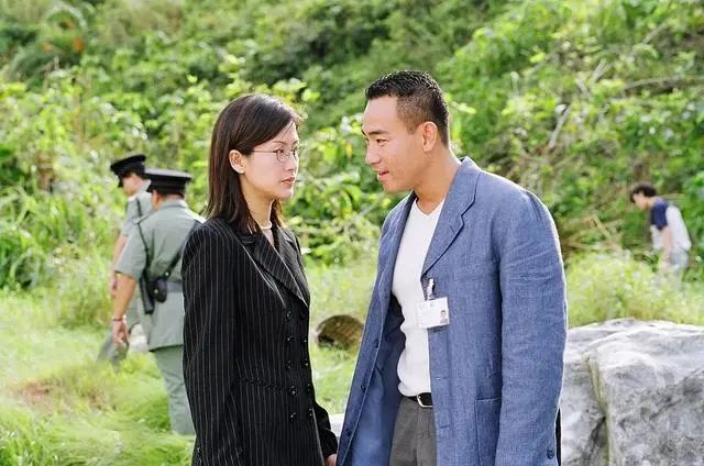 公益事业做贡献_为公益事业贡献_朱茵的公益事业与社会贡献