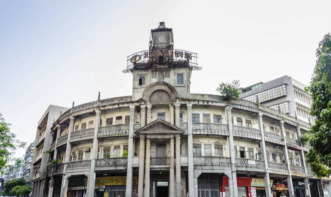 李嘉诚的企业精神_李嘉诚家族企业治理特点_李嘉诚的家庭观念与企业文化