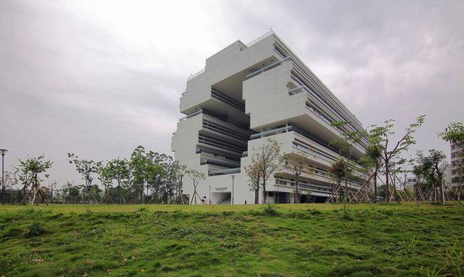 李嘉诚的家庭观念与企业文化_李嘉诚家族企业治理特点_李嘉诚的企业精神