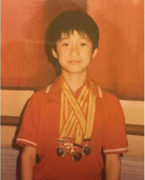 武术影张晋_影视武打技巧展示张晋中的特点_张晋在影视中的武打技巧展示