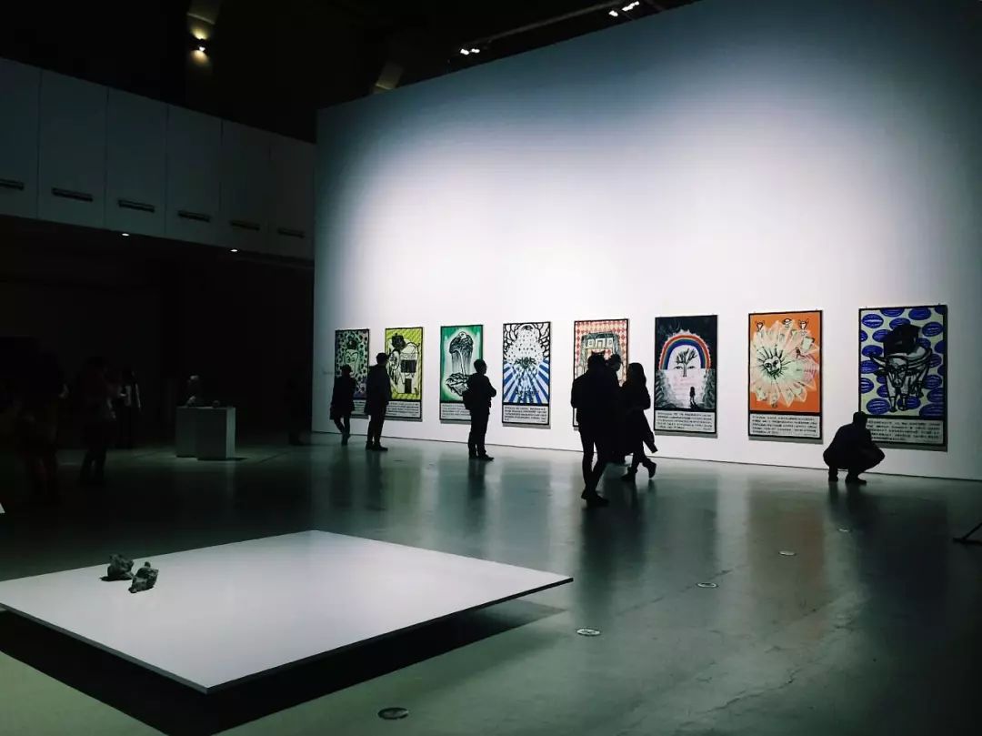 货币虚拟化的原因_货币虚拟化的逻辑过程_虚拟货币的社会影响力：如何改变人们的交易方式与金融思维