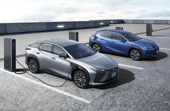 宝马品牌形象设计_宝马品牌行为四句话_宝马的安全性能如何塑造品牌形象？