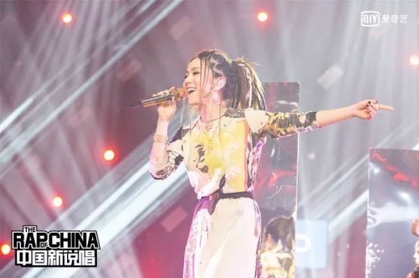 如何评价邓紫棋现场实力_邓紫棋在各大综艺节目的表现，观众评价超高_邓紫棋在圈内评价