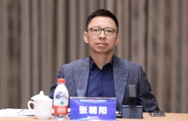 雷军说的趋势是什么_雷军如何推动国际化进程_雷军谈未来的发展