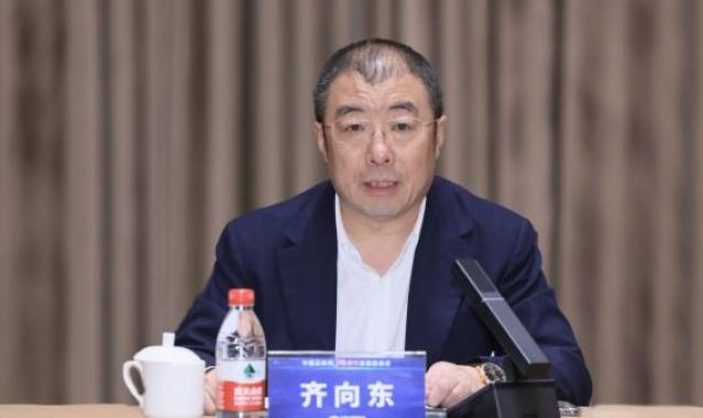 雷军谈未来的发展_雷军如何推动国际化进程_雷军说的趋势是什么