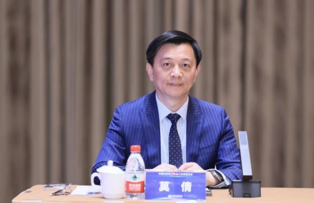 雷军说的趋势是什么_雷军如何推动国际化进程_雷军谈未来的发展