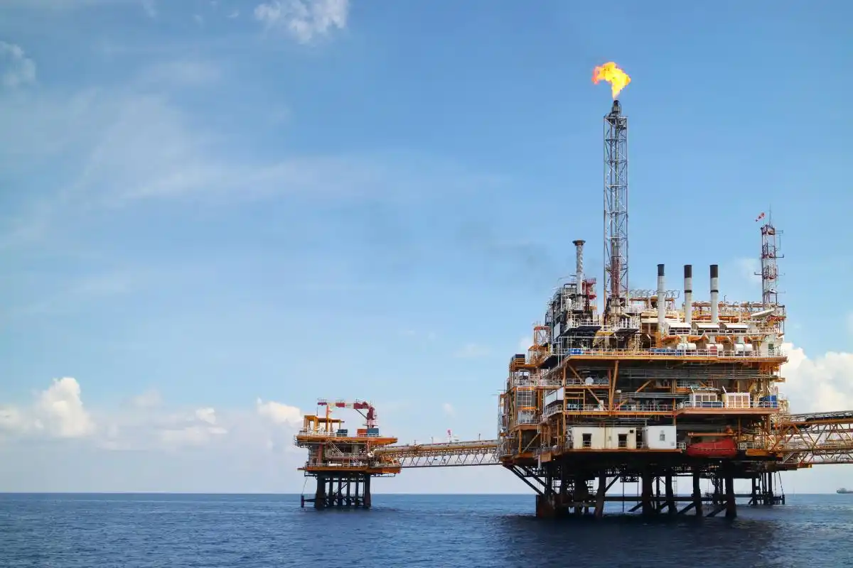 石油供应链的业务模式_石油行业供应链_全球石油供应链面临的增加风险，企业如何制定有效的应对措施？