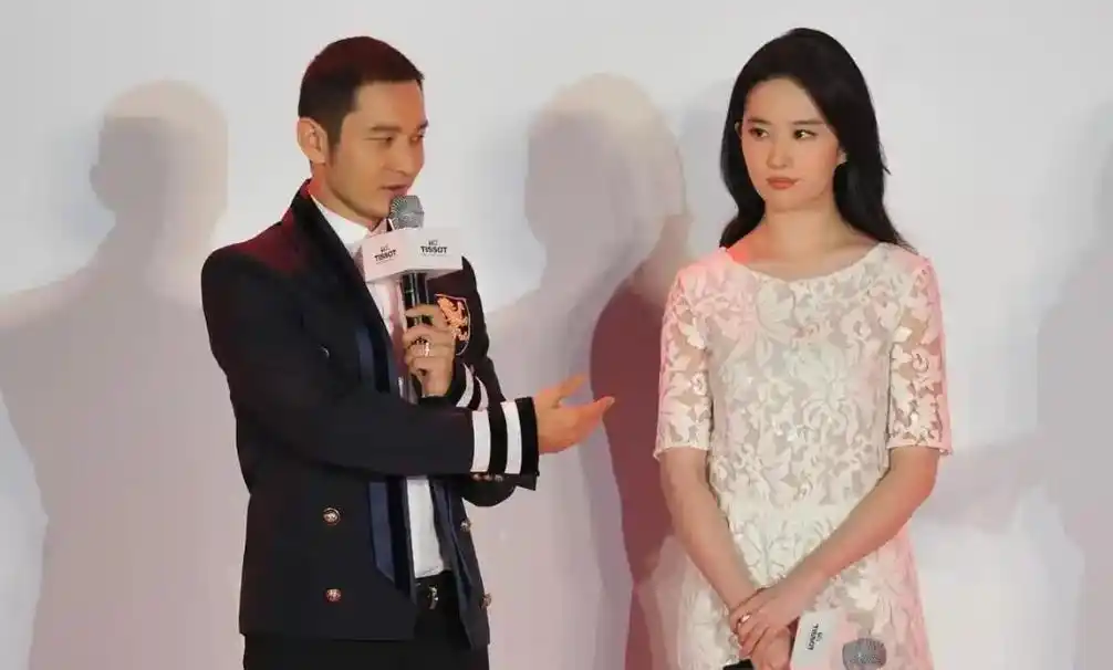 刘亦菲的成长与蜕变_自己成长蜕变过程_成长蜕变ppt