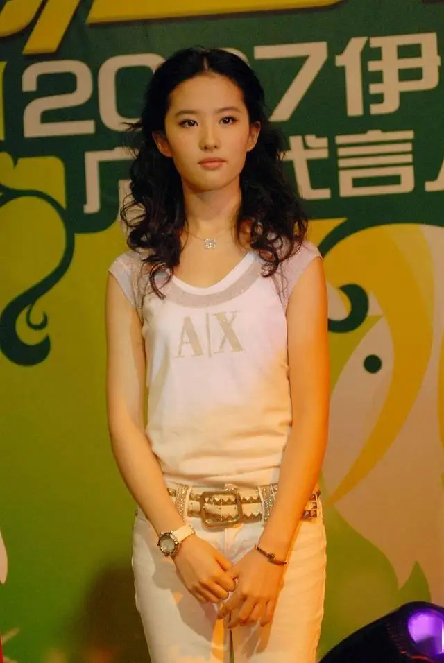 刘亦菲的成长与蜕变_成长与蜕变作文_自己成长蜕变过程