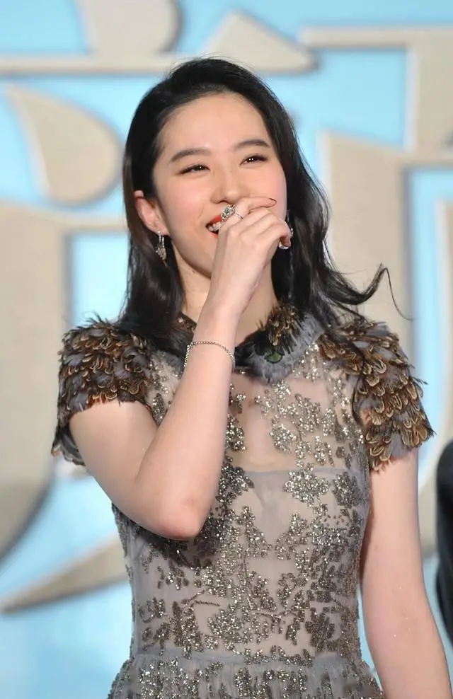 自己成长蜕变过程_刘亦菲的成长与蜕变_成长与蜕变作文