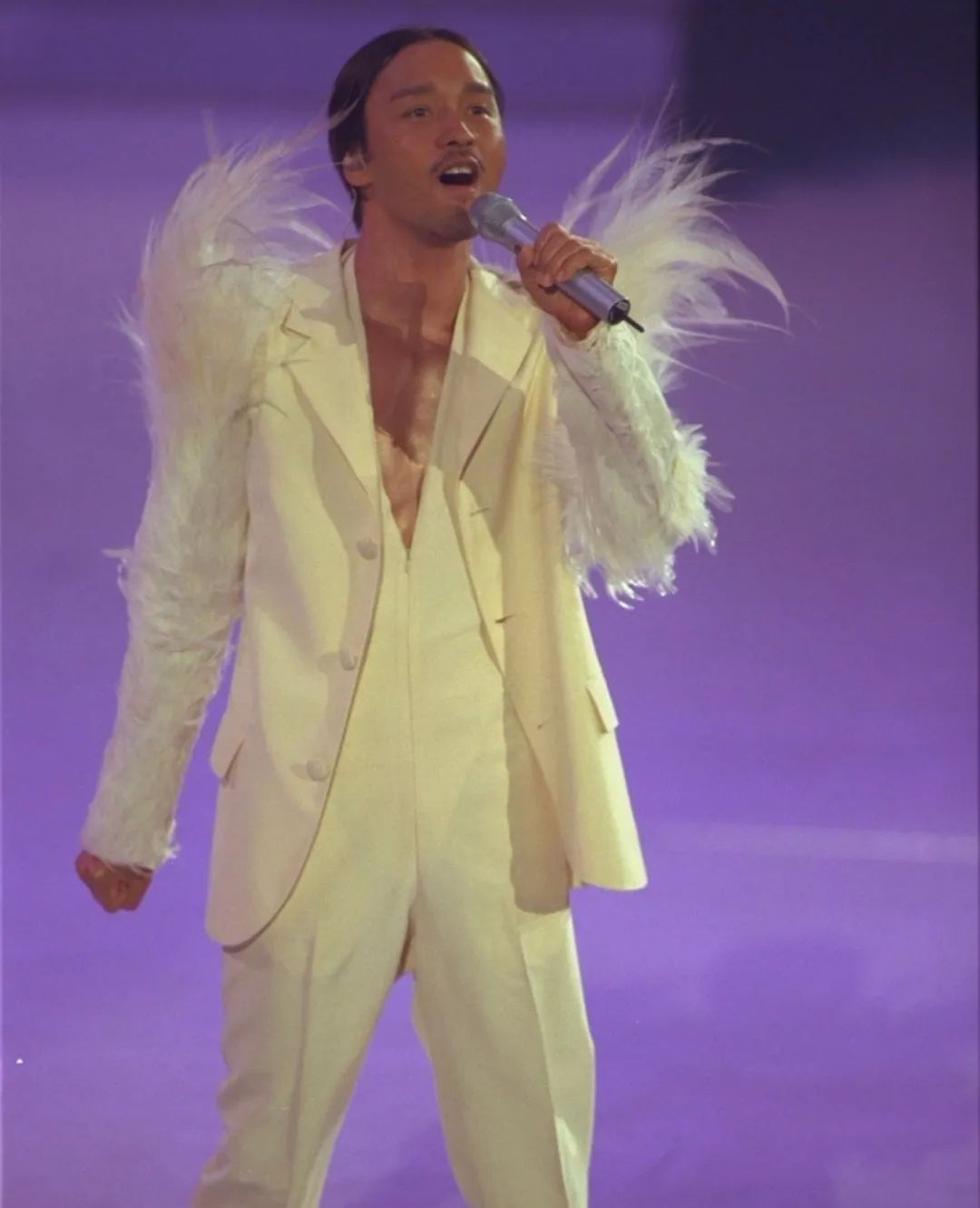 张国荣的舞台表演力_张国荣舞台风采_张国荣在国际舞台的精彩表现