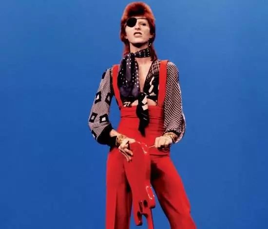 张国荣的舞台驾驭魅力_张国荣在国际舞台的精彩表现_张国荣的舞台表演力