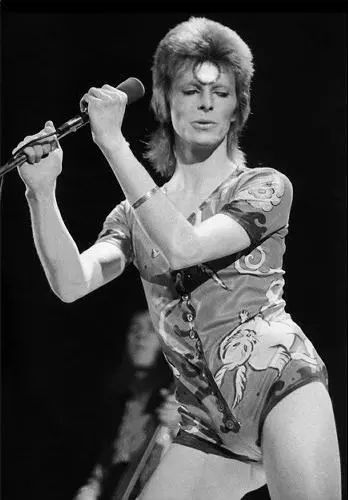 张国荣在国际舞台的精彩表现_张国荣的舞台表演力_张国荣的舞台驾驭魅力