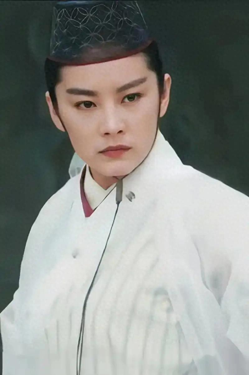 屌丝终有逆袭日木耳再无还粉时_丝女士动图_林青霞与粉丝的动人故事