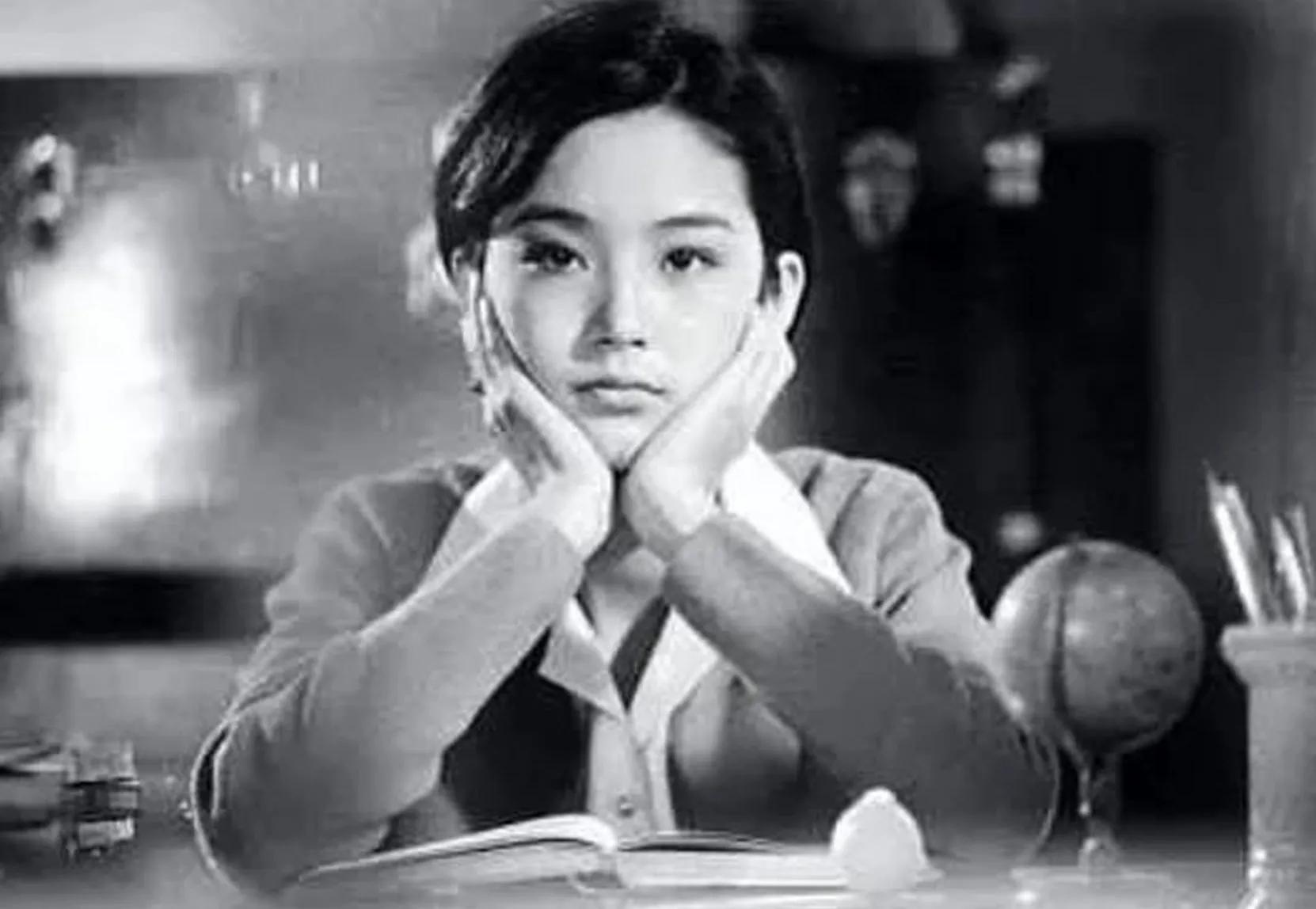 林青霞动图_林青霞与粉丝的动人故事_爱丝人允儿薄丝