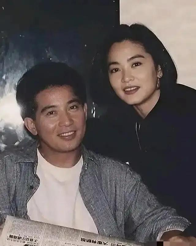 爱丝人允儿薄丝_林青霞动图_林青霞与粉丝的动人故事