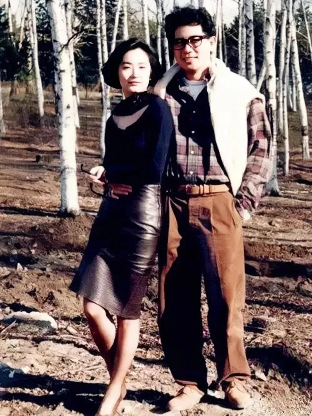 爱丝人允儿薄丝_林青霞动图_林青霞与粉丝的动人故事